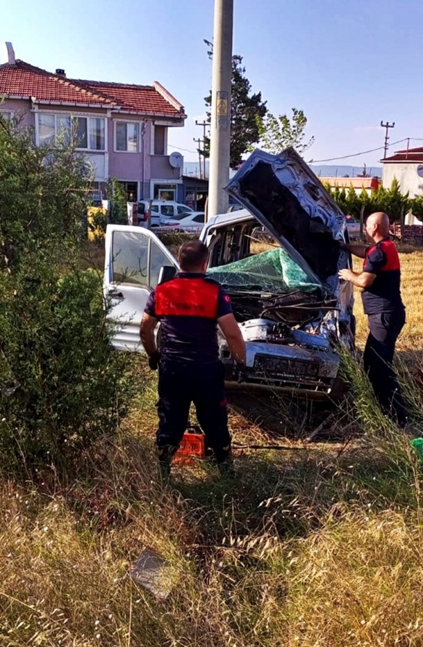 Foto - Çanakkale'de tırla çarpışan otomobil sürücüsü öldü