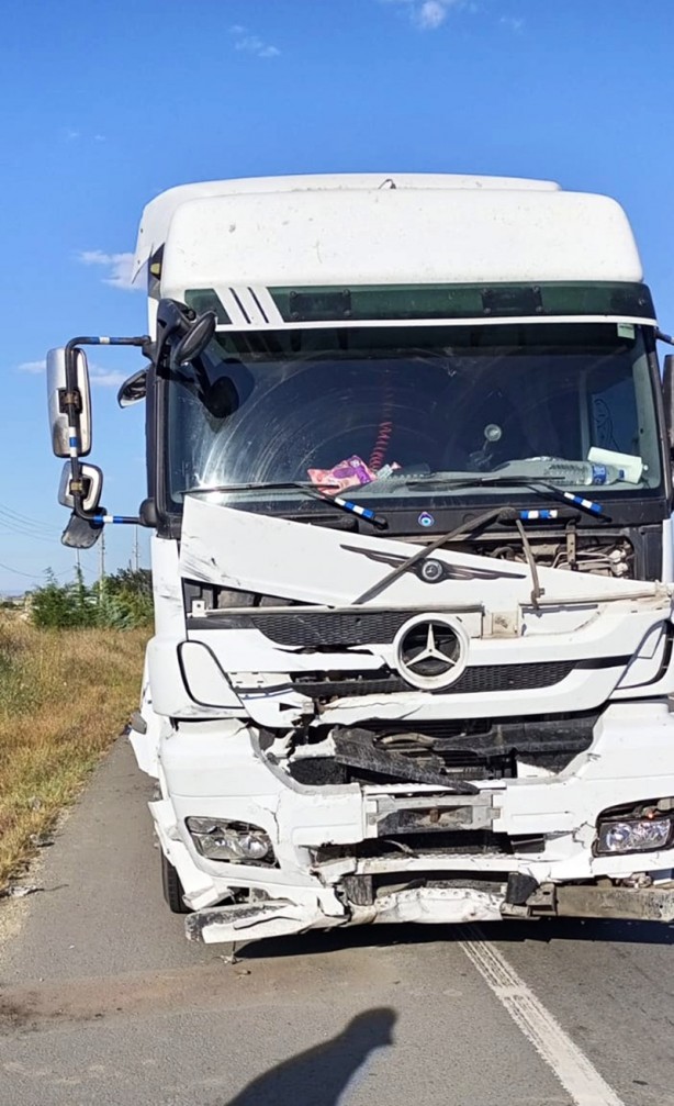 Foto - Çanakkale'de tırla çarpışan otomobil sürücüsü öldü