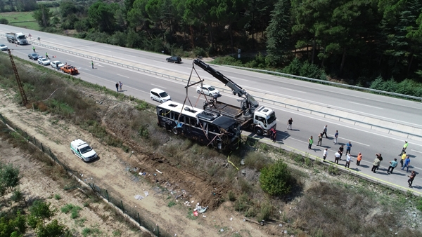Foto - Çanakkale'de tur otobüsü devrildi: 54 yaralı
