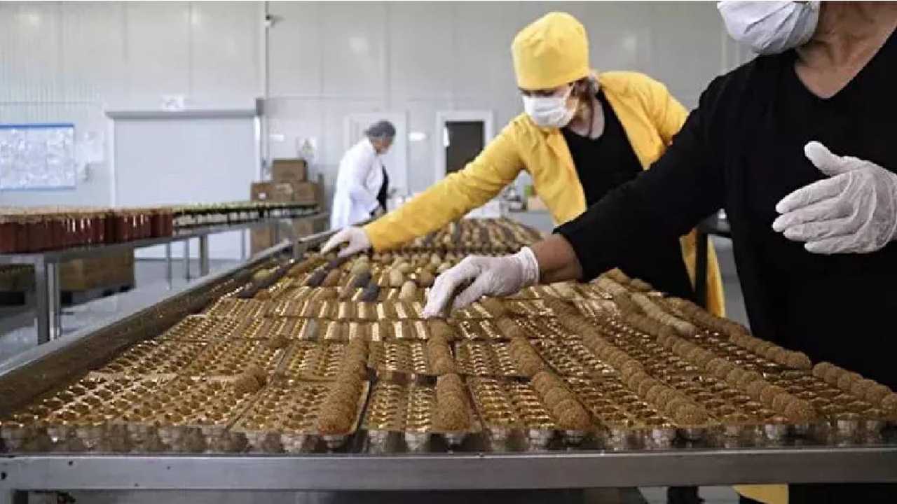 Foto - Çanakkale’de üretti, dünyadan sipariş yağdı! ABD 15 günde hepsini tüketti: Şimdi siparişleri fabrikada zor bela yetiştiriyor…