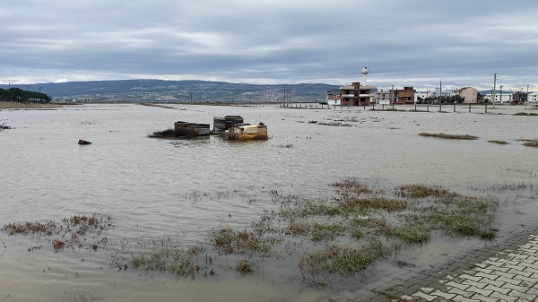 Foto - Çanakkale’de yazlıklar sular altında