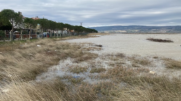 Foto - Çanakkale’de yazlıklar sular altında
