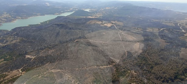Foto - Çanakkale'de yürekleri yakan tablo havadan görüntülendi
