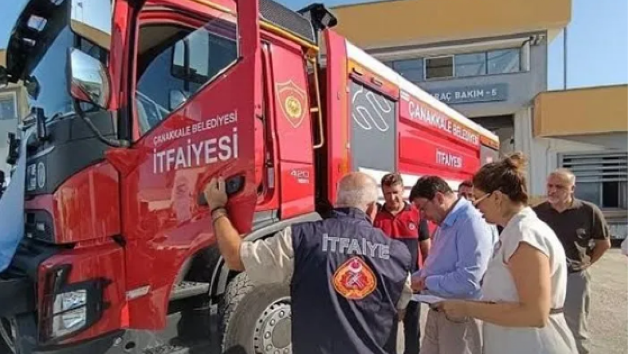 Foto - Çanakkale'deki yangında büyük skandal! CHP'li isim itfaiye aracını kendine ayırdı