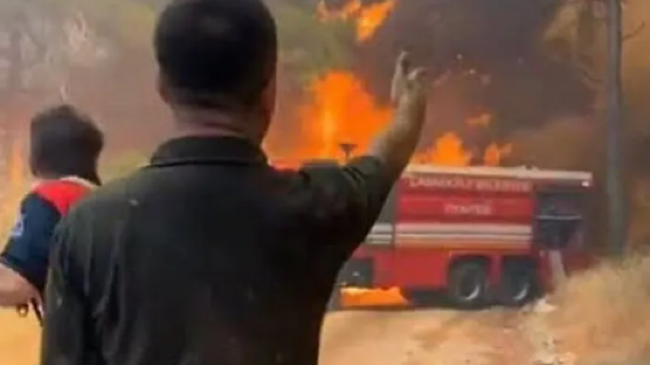 Foto - Çanakkale'deki yangında büyük skandal! CHP'li isim itfaiye aracını kendine ayırdı