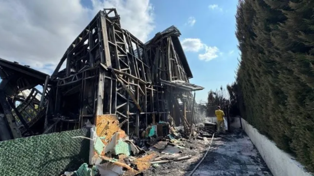 Foto - Çanakkale'deki yangında büyük skandal! CHP'li isim itfaiye aracını kendine ayırdı