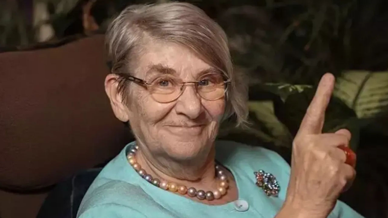 Canan Karatay: Evinize sokmayın bağışıklık sisteminizi bitiriyor!