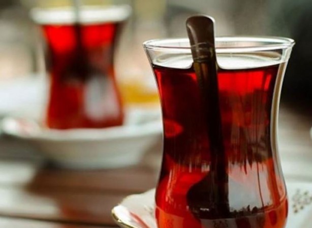 Foto - Canan Karatay haklıymış: Siz de çayı böyle içiyorsanız tam bir felaket