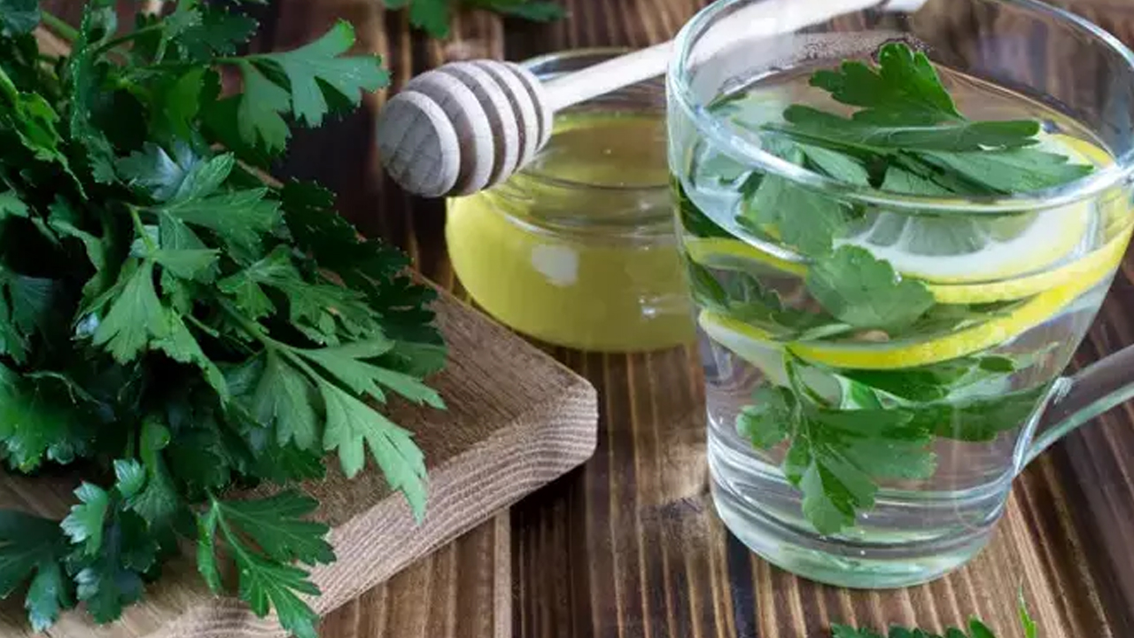 Foto - Canan Karatay ısrarla tavsiye ediyor: Bu çay böbrekleri temizliyor, 1 yemek kaşığını sıcak suya katıp kaynatın! 