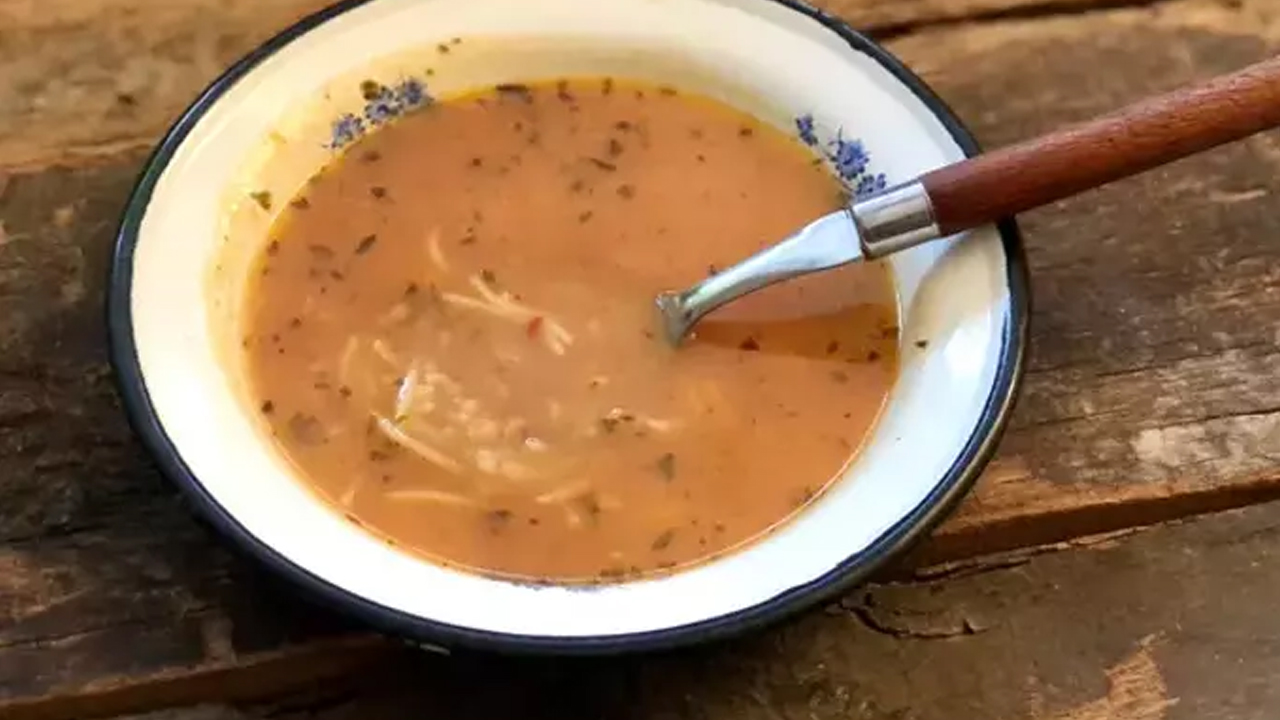 Foto - Canan Karatay ısrarla tavsiye ediyor: Bu çay böbrekleri temizliyor, 1 yemek kaşığını sıcak suya katıp kaynatın! 