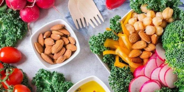 Foto - Canan Karatay, o üçlüyü işaret etti!