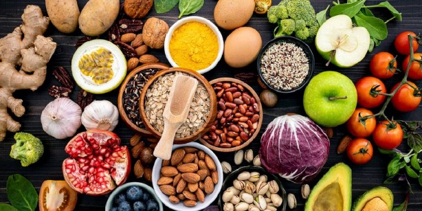 Foto - Canan Karatay sabahları avuç avuç yiyor! Dipçik gibi olmanın sırrı bu besinde! Bir tanesi bile şifa dolu