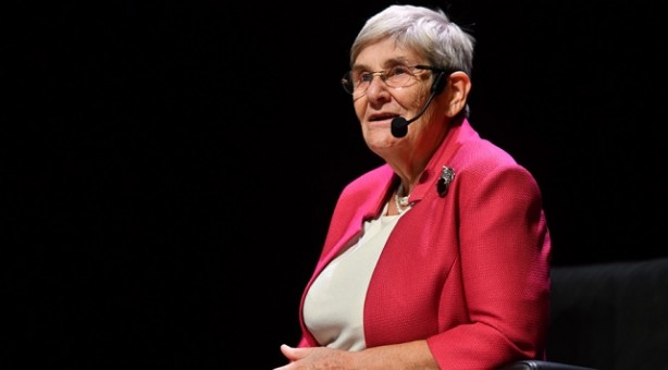 Foto - Canan Karatay üstüne basa basa uyardı: Yatak odanızdaki o eşyayı hemen kaldırın hemen