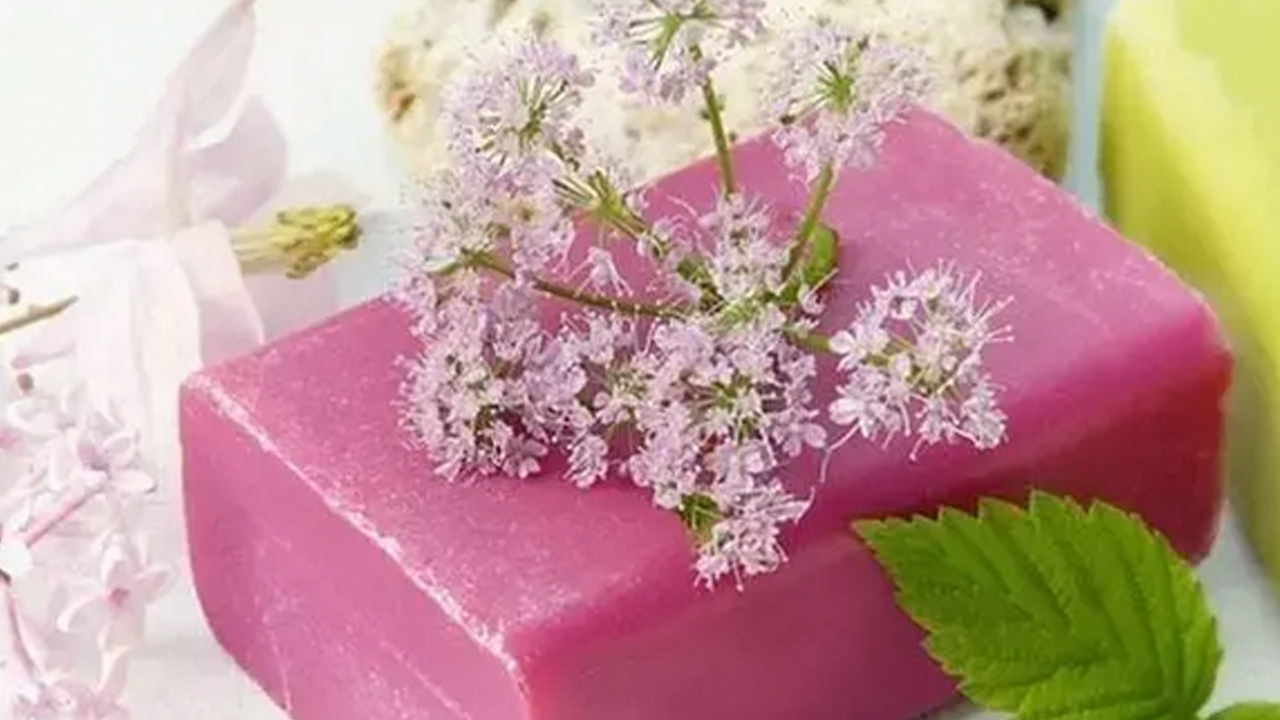 Foto - Canan Karatay'ın da favorisi: Sivilceleri yok ediyor, 1 kullanımda 10 yaş gençleştiriyor! Binlerce lira vermeye gerek yok