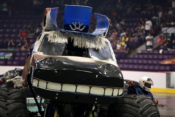 Foto - Canavar Kamyonlar şov yaptı