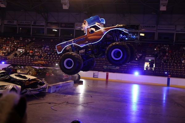 Foto - Canavar Kamyonlar şov yaptı