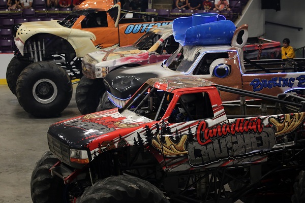 Foto - Canavar Kamyonlar şov yaptı