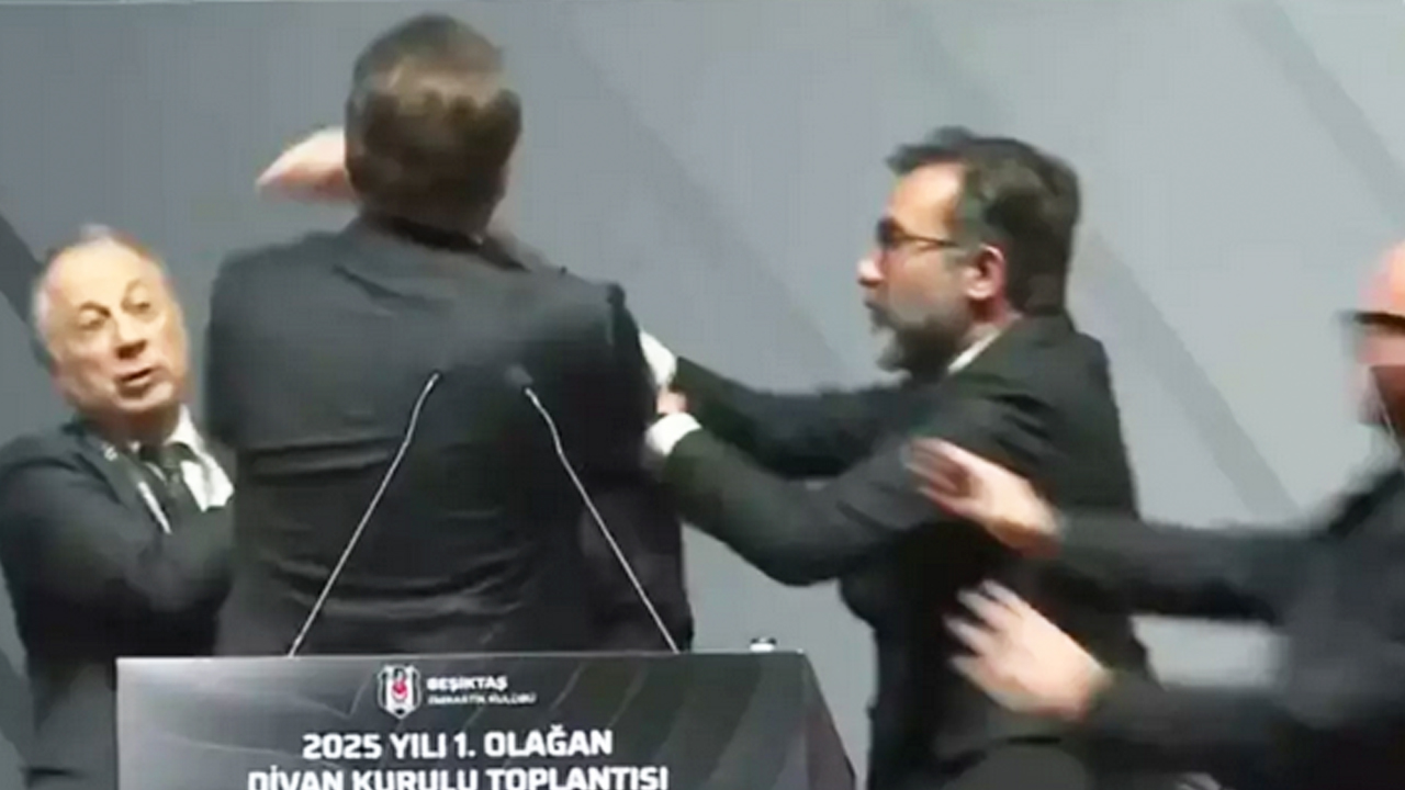 Foto - Candaş Tolga Işık maalesef morallari bozacak açıklamayı yaptı! Taraftar çileden çıktı: Yumruk sonrası olay iddia