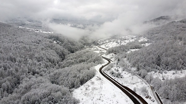 Foto - Çangal Dağı'ndaki kar manzarası havadan görüntülendi