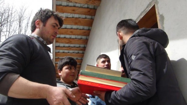 Canı pahasına Kur'an-ı Kerimleri kurtardı