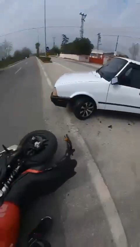 Foto - Canından oluyordu! Hatalı dönüş kazayı böyle getirdi! 