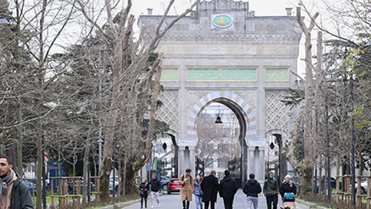 Foto - Canlı yayında açıkladı: İstanbul Üniversitesi'nin fayanslarını yaptıran iş adamının kızının da diploması iptal