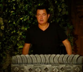 Foto - Canlı yayında duyuruldu: Polis baskını sonrası Acun Ilıcalı'dan şok Survivor kararı! Yer yerinden oynayacak...