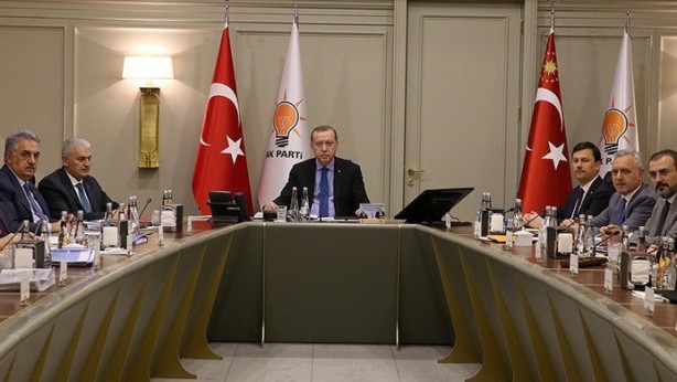 Foto - Beklenmedik gelişme! Canlı yayında 'Teyit ettirdim' dedi ve açıkladı: AK Parti'de o ekip değişiyor