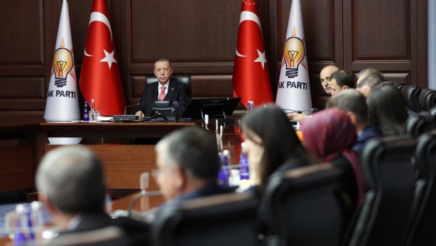 Foto - Beklenmedik gelişme! Canlı yayında 'Teyit ettirdim' dedi ve açıkladı: AK Parti'de o ekip değişiyor