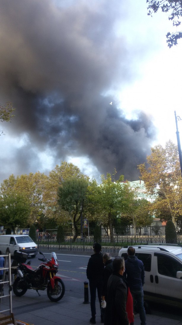 Foto - Çapa'da korkutan yangın!