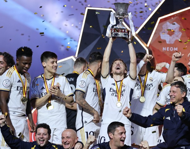 Foto - Carlo Ancelotti'den şok eden tarih uyarısı! Bana pahalıya patlıyor ama seni oyuna almayacağım! Katar'da devrim...