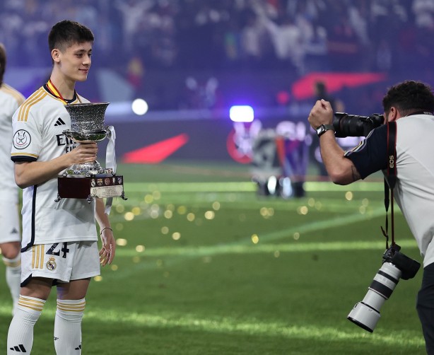 Foto - Carlo Ancelotti'den şok eden tarih uyarısı! Bana pahalıya patlıyor ama seni oyuna almayacağım! Katar'da devrim...