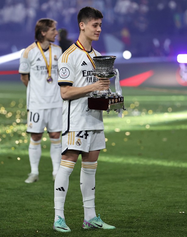 Foto - Carlo Ancelotti'den şok eden tarih uyarısı! Bana pahalıya patlıyor ama seni oyuna almayacağım! Katar'da devrim...