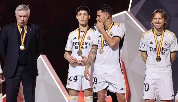 Foto - Carlo Ancelotti'den şok eden tarih uyarısı! Bana pahalıya patlıyor ama seni oyuna almayacağım! Katar'da devrim...