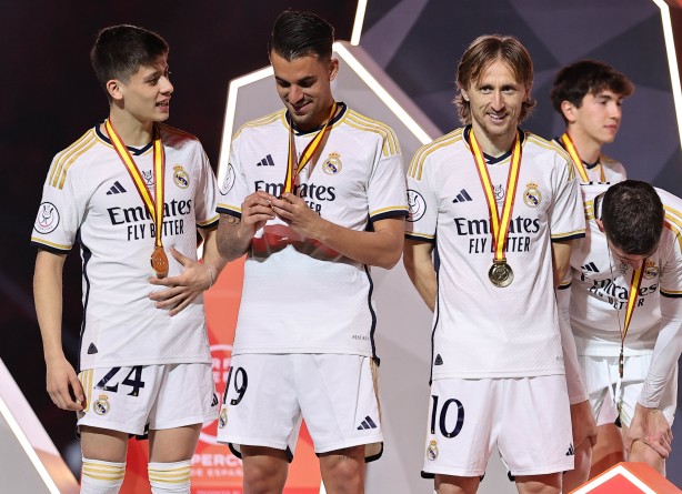 Foto - Carlo Ancelotti'den şok eden tarih uyarısı! Bana pahalıya patlıyor ama seni oyuna almayacağım! Katar'da devrim...