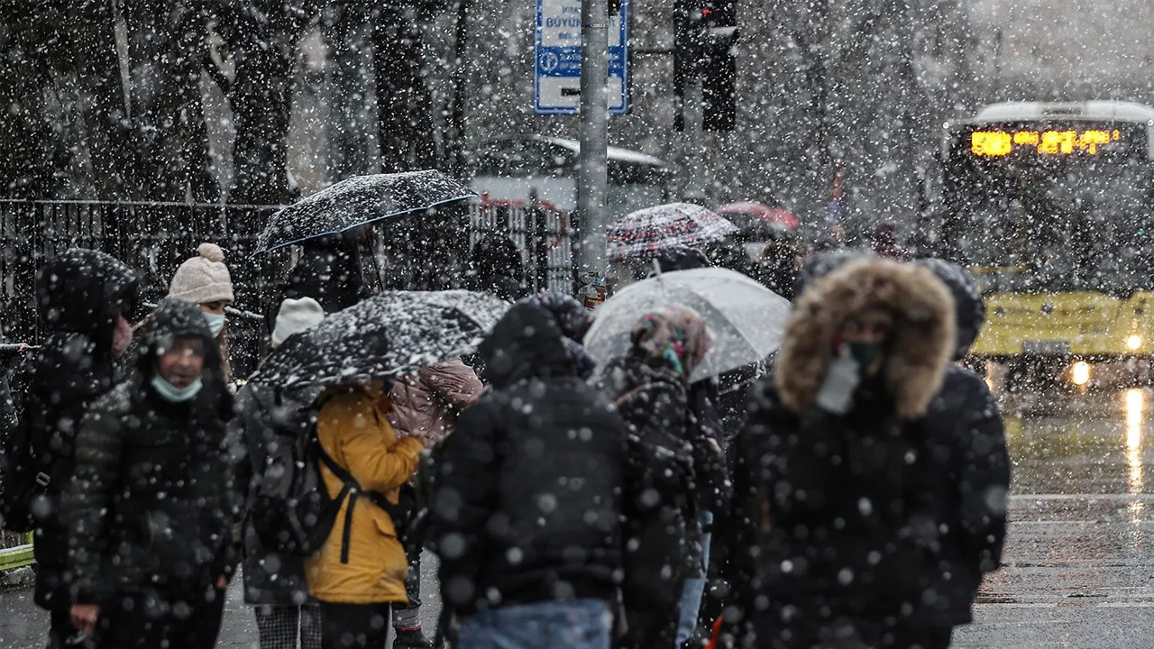 Foto - Çarşamba ve Perşembe günlerine dikkat! AKOM'dan İstanbul için kar uyarısı