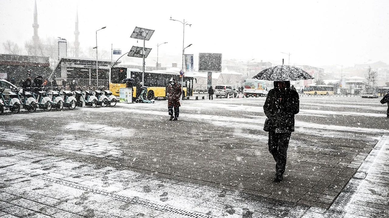 Foto - Çarşamba ve Perşembe günlerine dikkat! AKOM'dan İstanbul için kar uyarısı