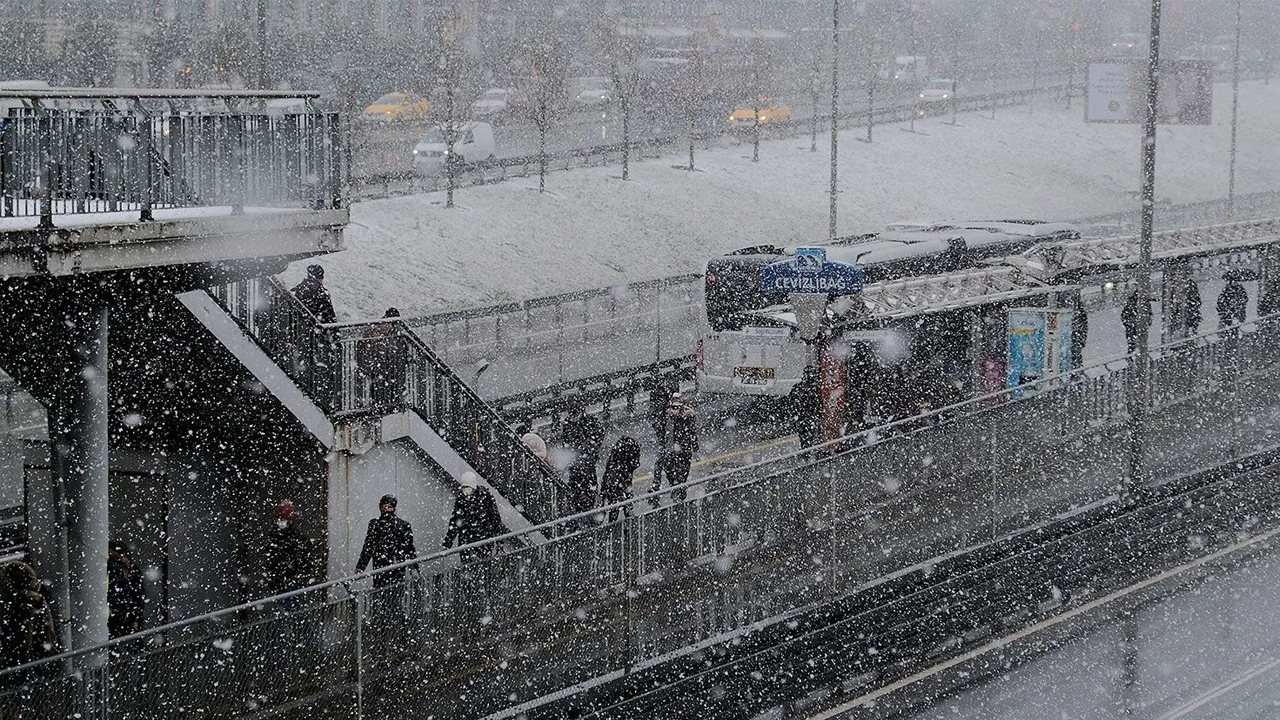 Foto - Çarşamba ve Perşembe günlerine dikkat! AKOM'dan İstanbul için kar uyarısı