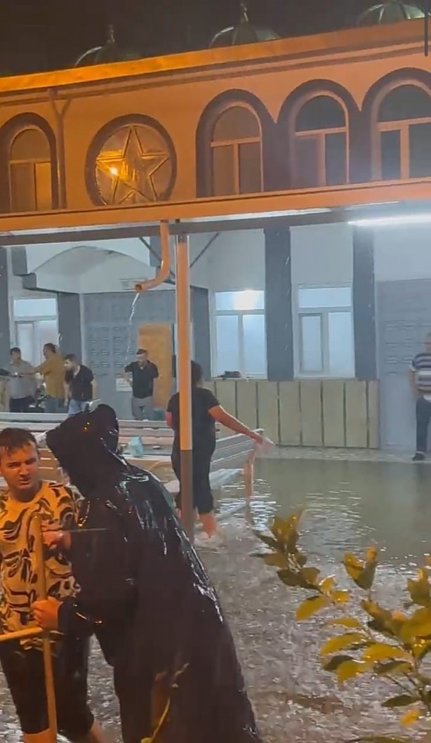 Foto - Çarşamba'da sağanak etkili oldu