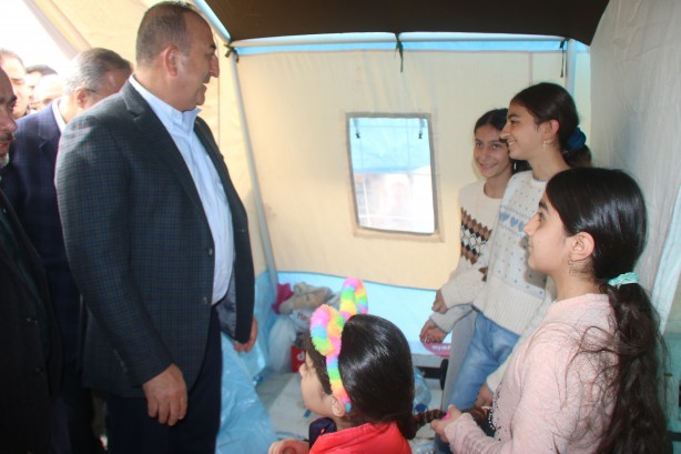 Foto - Çavuşoğlu, Diyarbakır'da Erdoğan'ın sözünü hatırlattı