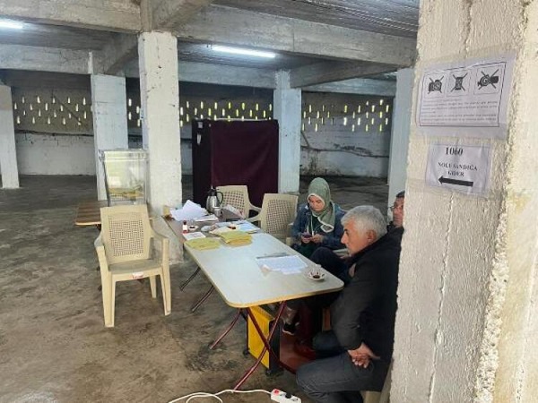 Foto - Çay alım yerine sandık kuruldu