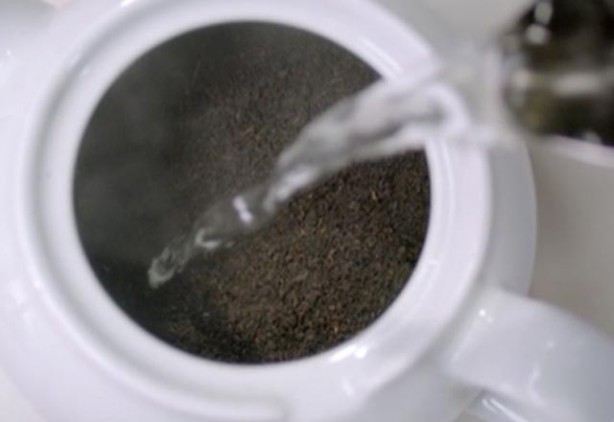 Foto - Çay değil zehir demliyoruz!