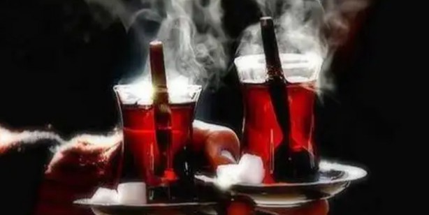 Foto - Çay tiryakileri dikkat! Çayı böyle içiyorsanız zehir içiyorsunuz! Çay nasıl demlenir?