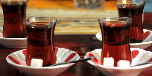 Foto - Çay tiryakileri dikkat! Çayı böyle içiyorsanız zehir içiyorsunuz! Çay nasıl demlenir?