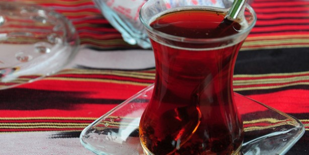 Foto - Çay tiryakileri dikkat! Çayı böyle içiyorsanız zehir içiyorsunuz! Çay nasıl demlenir?