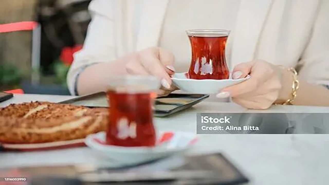 Foto - Çay tiryakilerini yakından ilgilendiren bilimsel araştırma! Yanlış içilen çay kalp krizini tetikliyor mu