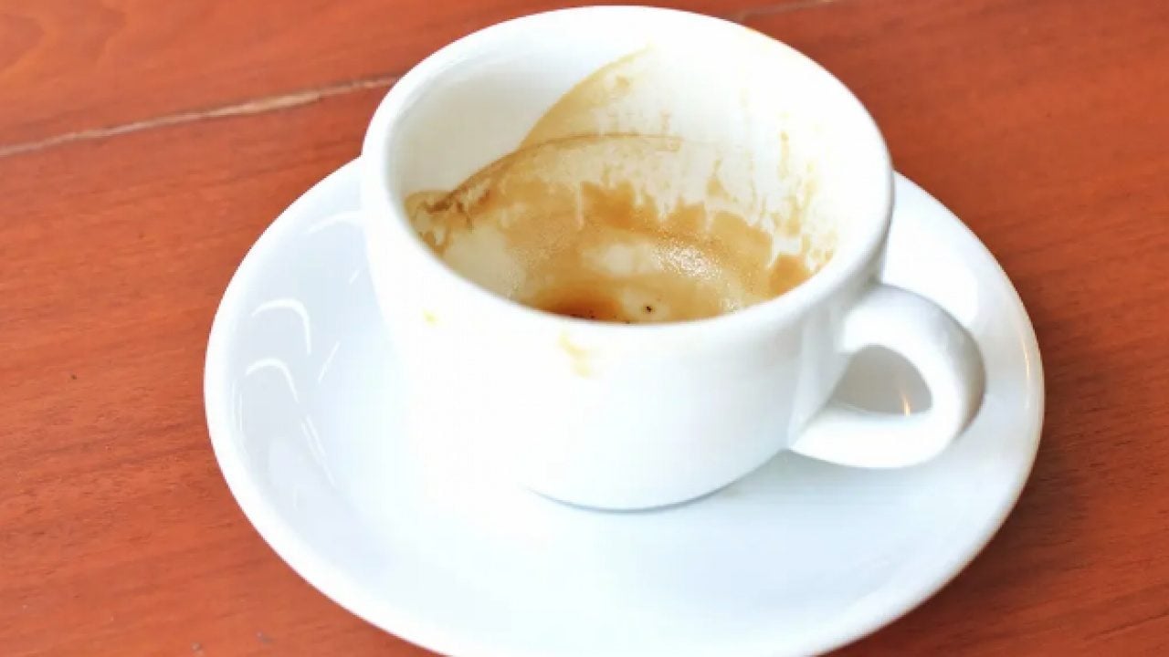 Foto - Çay ve kahve nedeniyle bardaklardaki kirli görüntüyü 5 dakikada gideriyor! 