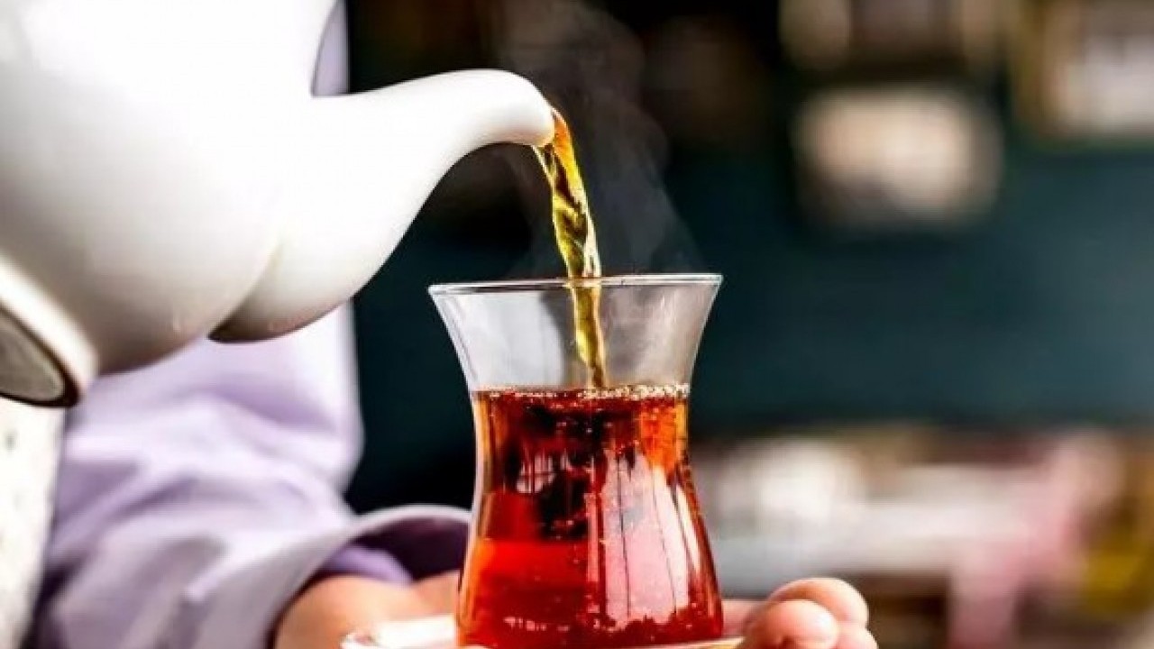 Foto - Çayı bu şekilde demleyenler dikkat: Kanserin ardındaki gerçek ortaya çıktı! 