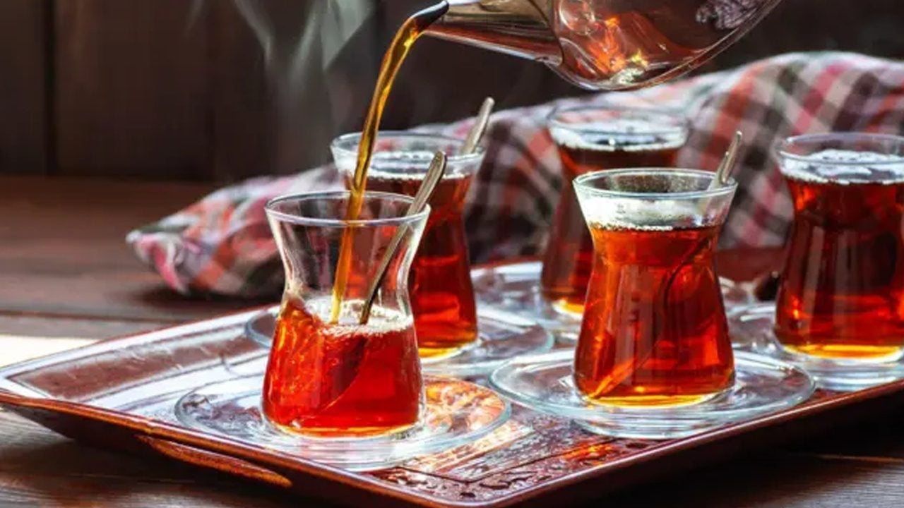 Çayı çok sıcak içenler dikkat!