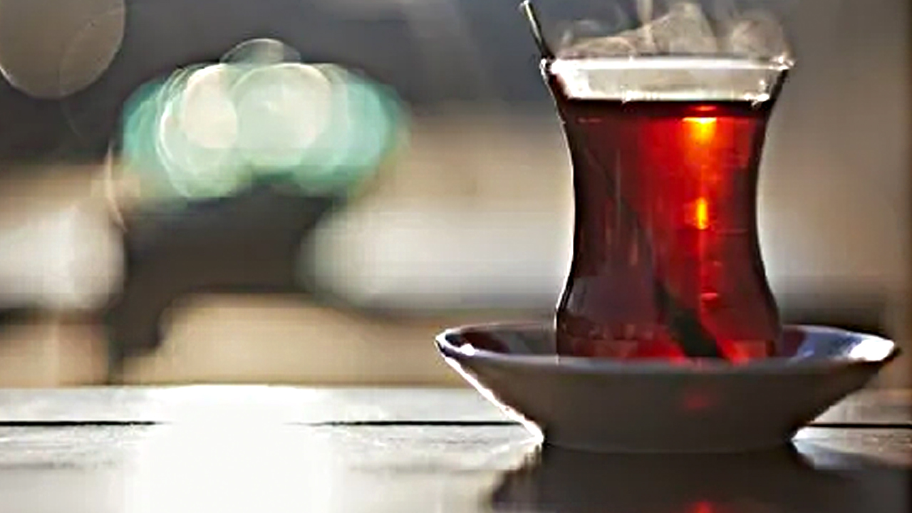 Foto - Çayın serüvenini biliyor muydunuz? Bakın sofralarımıza nerelerden geliyormuş: Çay nasıl demlenir?